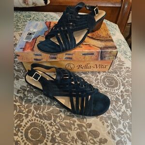 Bella Vita Womens Sebel Wedge Leather Upper Suade Sandals